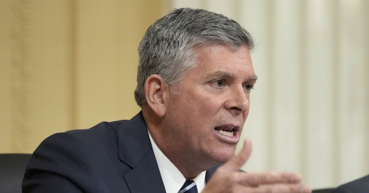 LaHood sticks with president despite concerns about tariffs