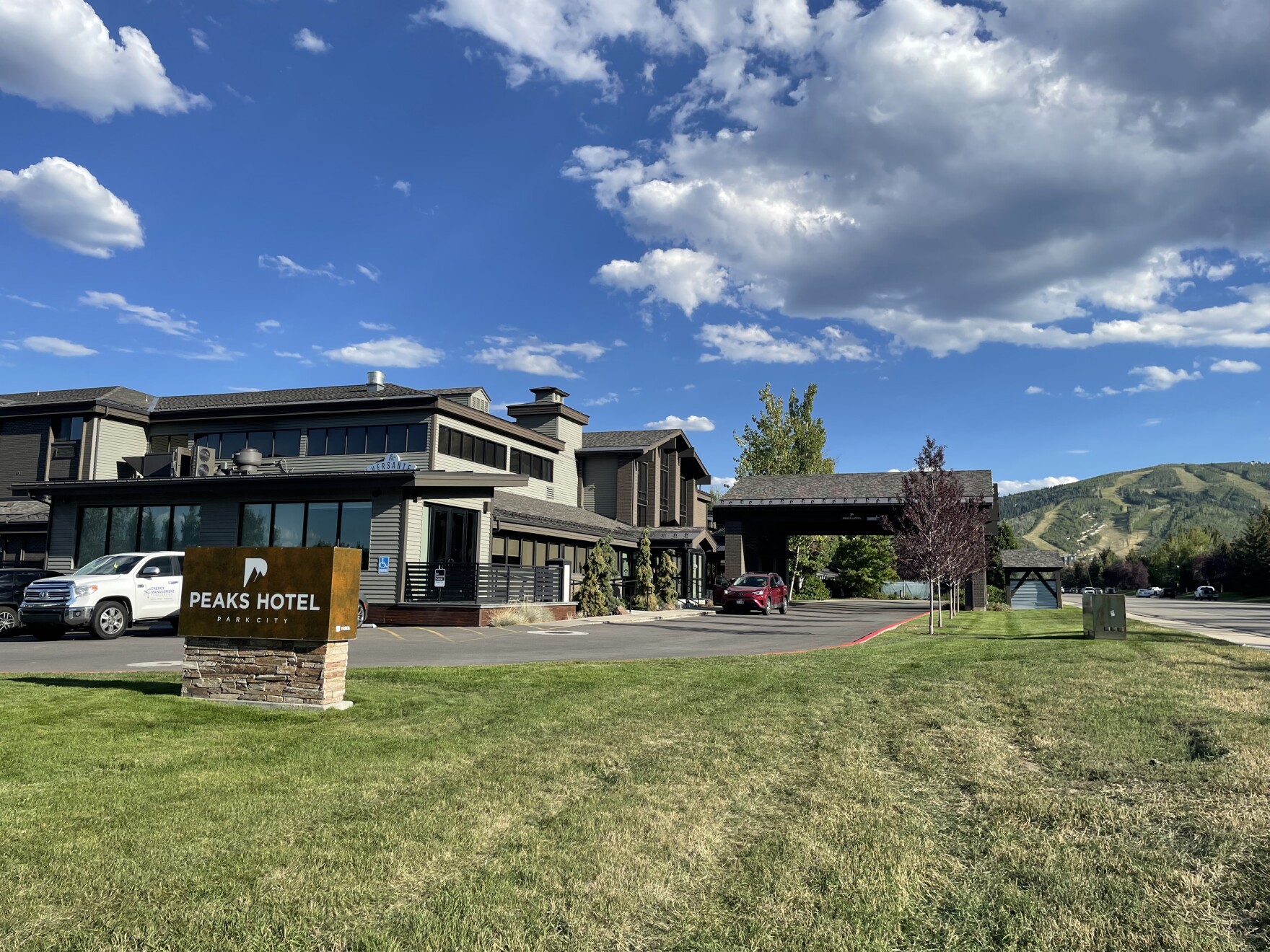 Peaks Hotel in Park City purchased by property arm of LDS Church