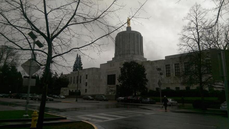 Capitol_building.jpg