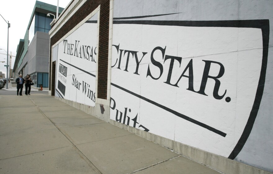 A mural on the wall of the circulation building off <em>The Kansas City Star</em> in 2006, in Kansas City, Mo.