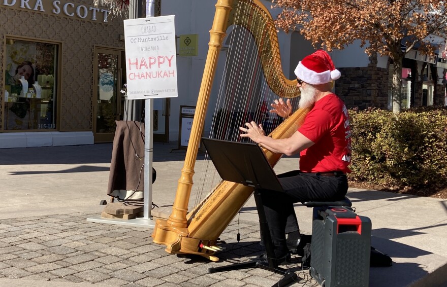 Huntsville’s Bridge Street Town Centre is located near Cummings Research Project and offers tech workers a nearby place to eat, shop and listen to performers. Dec. 3, 2021