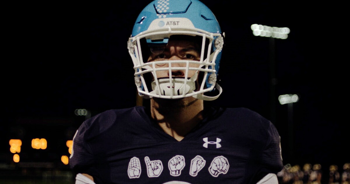 football helmet audio system Syphon SoundPro: Ultra-Thin 9.6mm Bluetooth Moto Headphones Qubit offers radio communication for football coaches to communicate with players and other coaches Inside the tech: Dive into