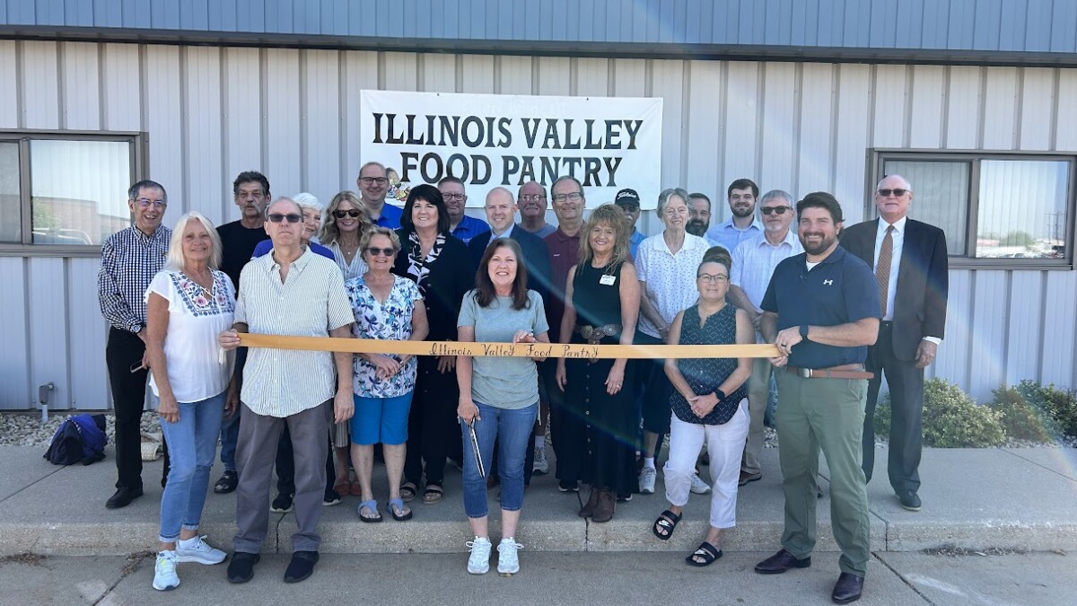 Doors open at Illinois Valley Food Pantry's new location