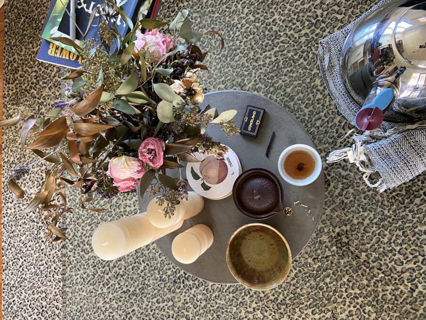Hayley Williams has filled her Nashville home with flowers in various states of bloom and decay.