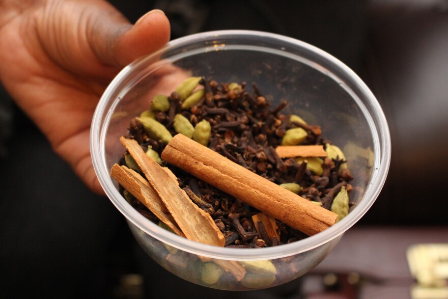 Spices used to prepare coffee.