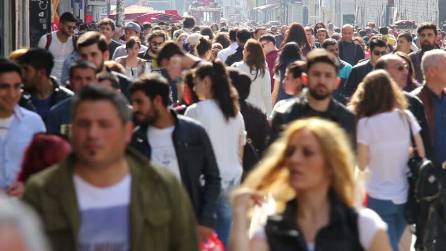 street_crowd.jpg