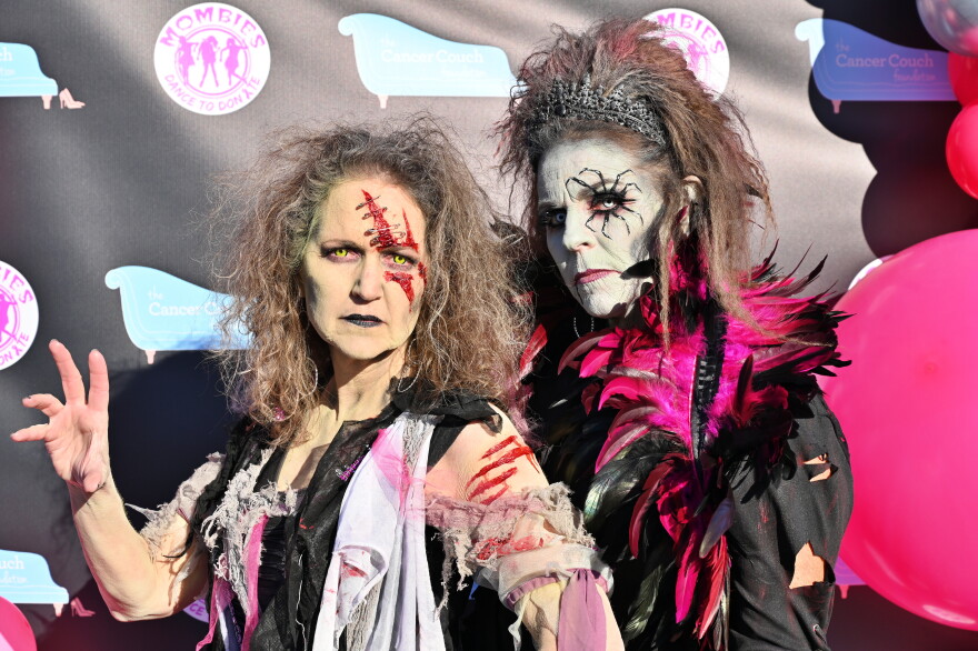 MOMbies® Sisters