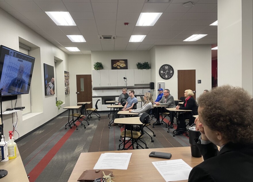 Students and staff of Southeast Missouri State University watching the virtual lecture.