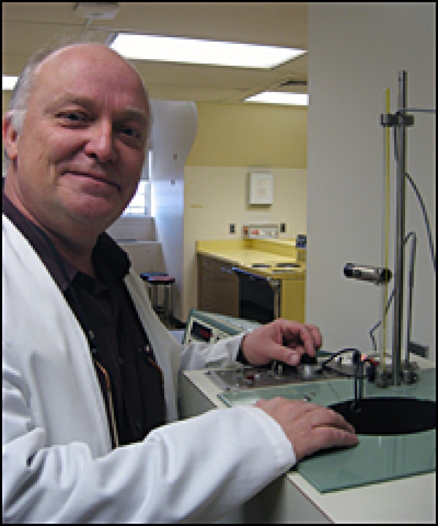 Professor Thom Castonguay at the University of Maryland shows off his bomb calorimeter. <strong>Scroll down to read more about the science of calorie measurement.</strong>