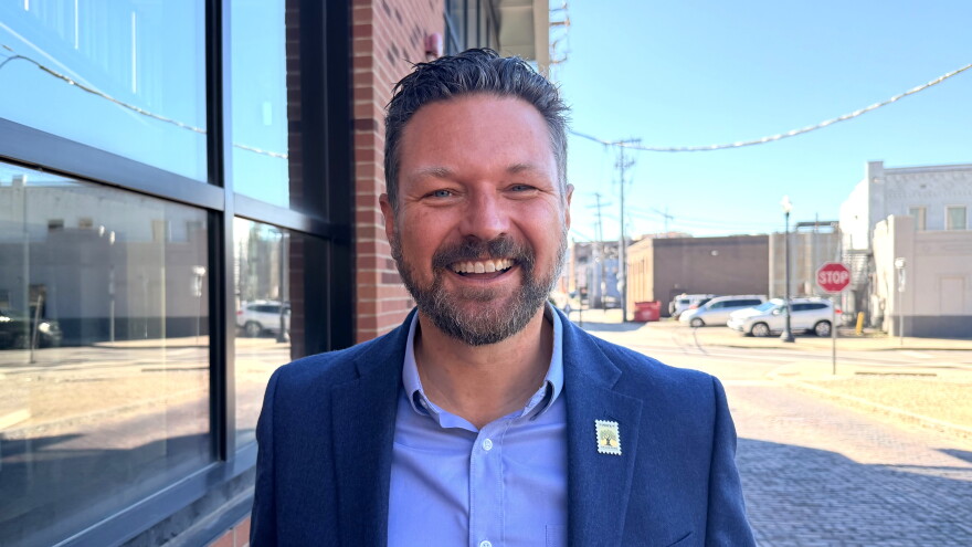 Democrat Don Leonard is running to unseat Republican Congressman Mike Carey in Ohio's 15th Congressional District in the 2026 election.