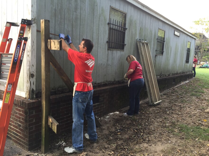 In October 2016, Bank of America Employees volunteered with United Way of Midlands, Central South Carolina Habitat for Humanity and Home Works of America to repair siding on a flood-damaged home in Columbia.