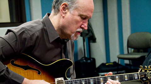 Guitarist John Scofield performing in the KPLU Seattle studios on October 28.