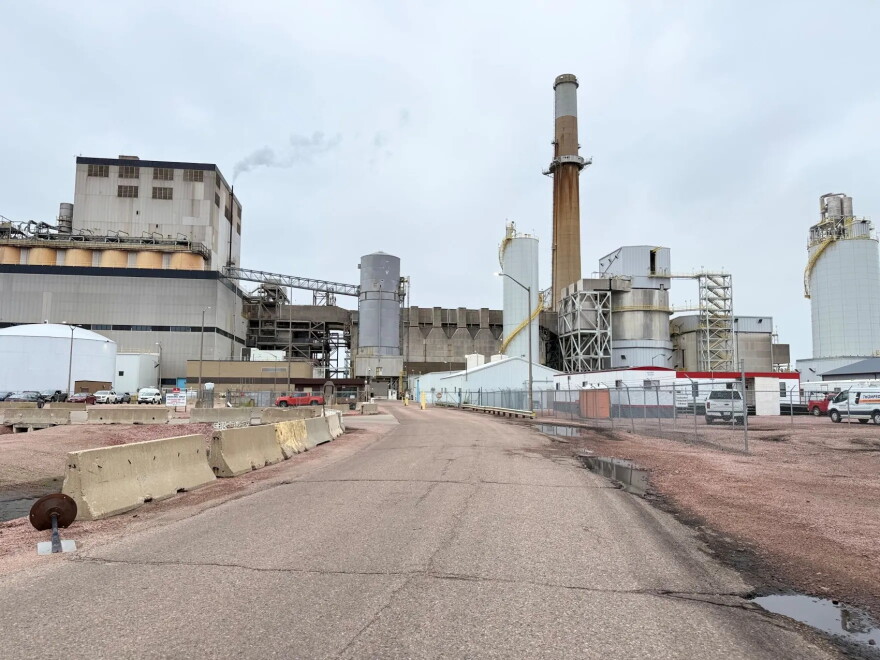 In an undated photo, MidAmerican Energy’s Port Neal North coal-fired plant operates in Woodbury County, Iowa. The energy company operates five coal plants in Iowa.