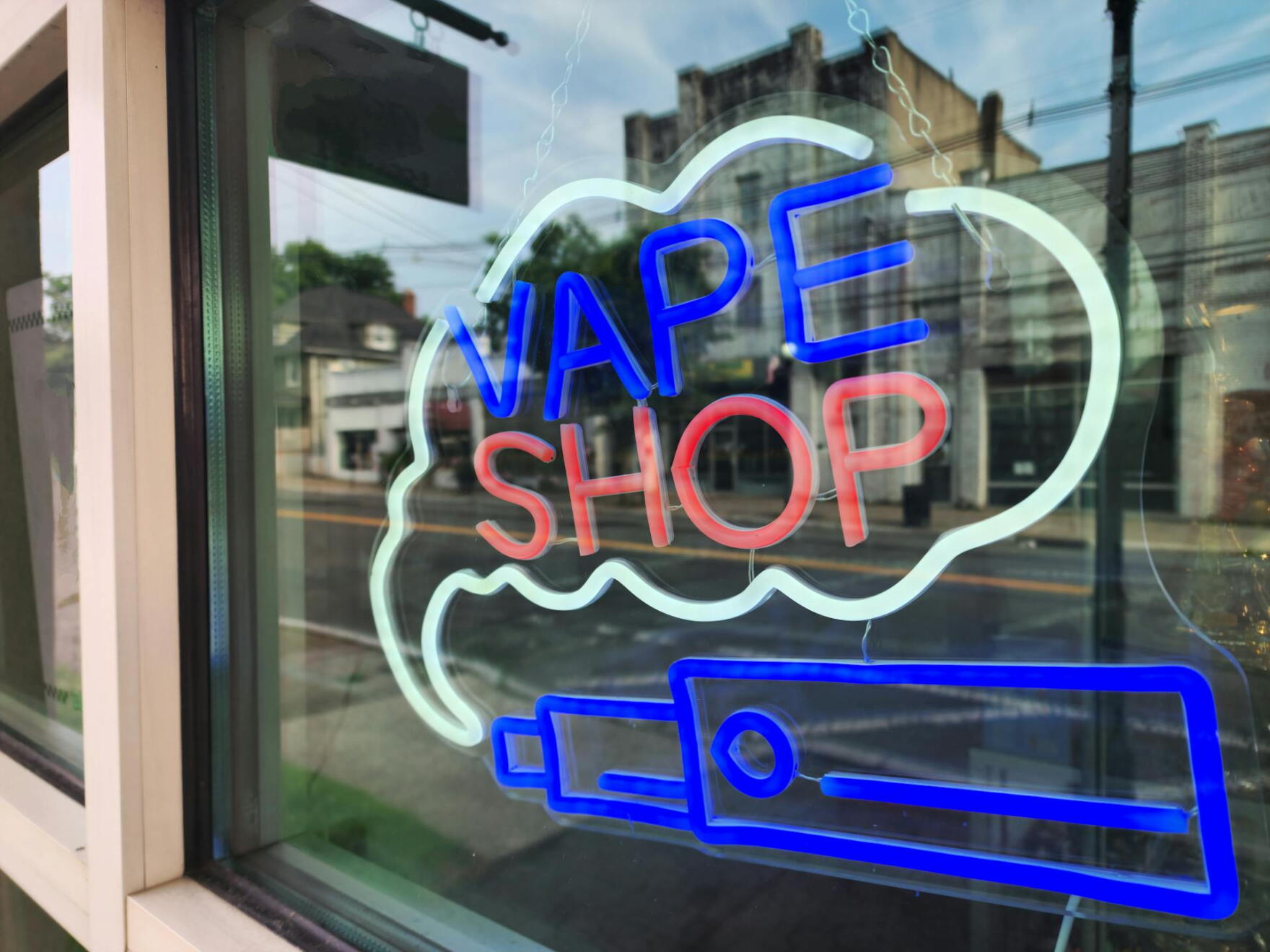 Bethel High School Journalism Students Present Vaping Awareness Campaign