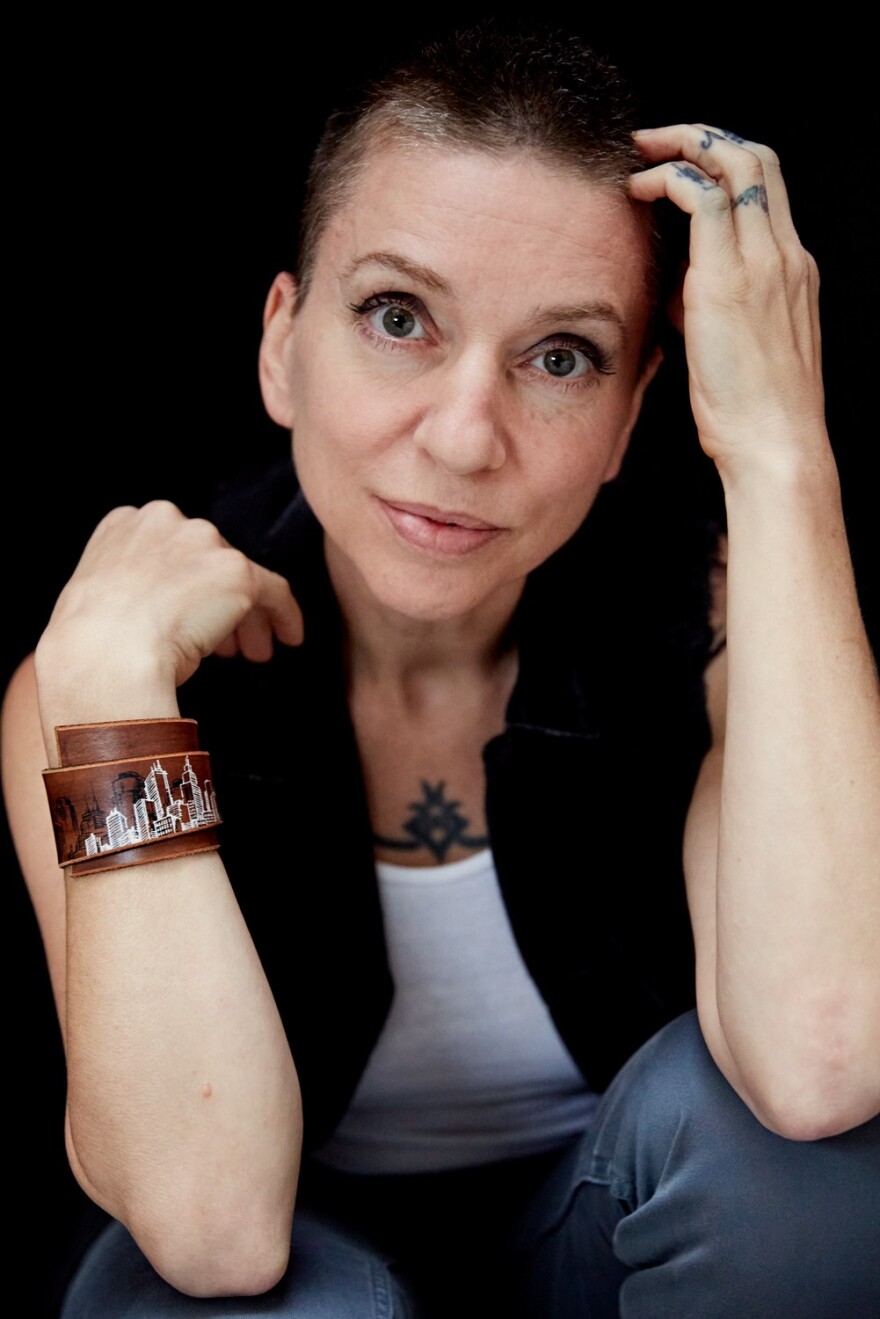 ani_difranco_182_daymongardner.jpeg