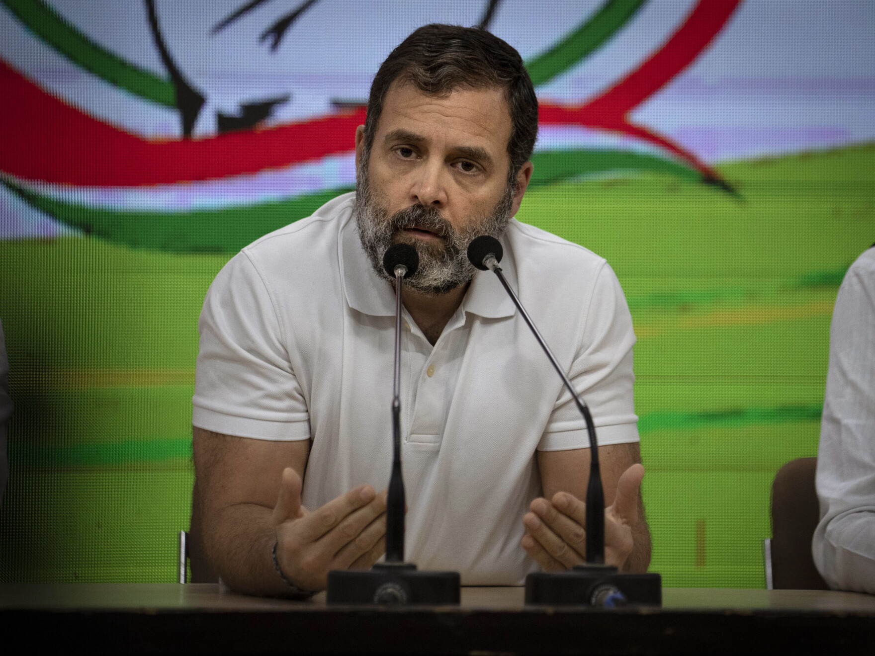 Giriraj Singh labels Rahul Gandhi a jester amid Election Commission standoff
