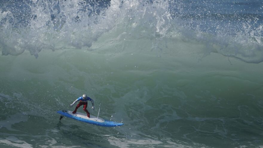 Damian Dovarganes/AP