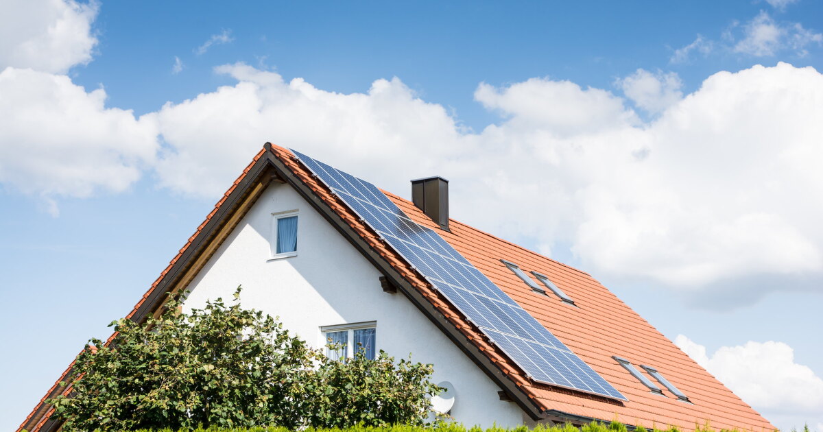 Solar sales enterprise accused of leaving local subcontractor unpaid, in the dark
