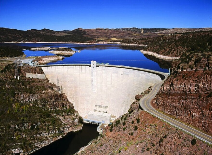 Photo of the Flaming Gorge dam.