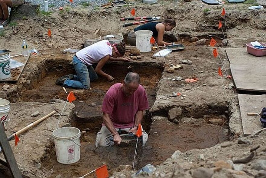 An archaeological dig at Jamaica State Park in 2010 found ample evidence that the site was a seasonal fishing camp at least 7,000 years ago. 