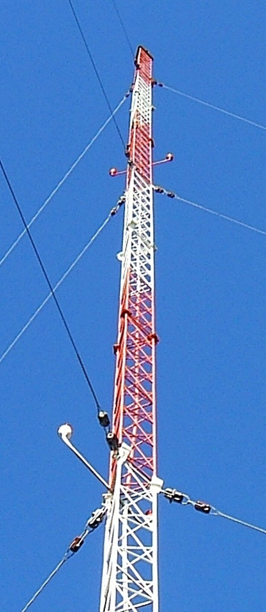 Antenna tower