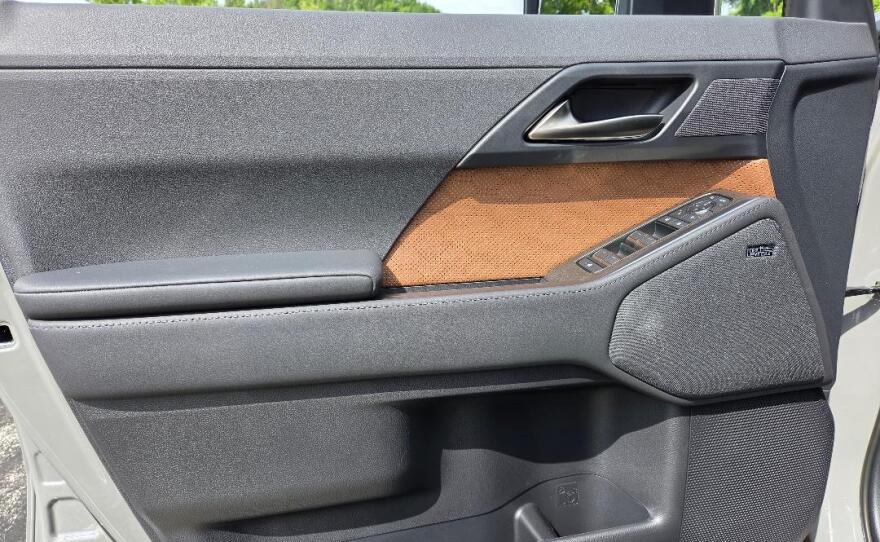 2026 Lexus GX 550 Luxury door panel