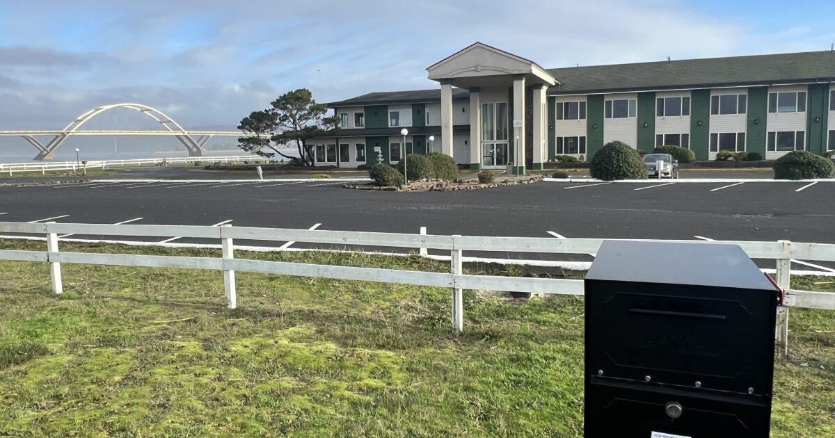 After community opposition and negotiations, Waldport says Bayshore hotel owner agrees not to rent to immigration agents