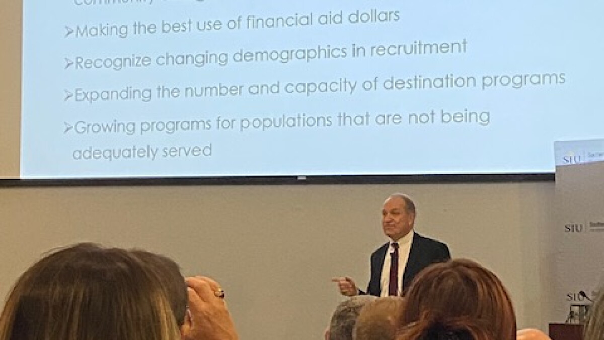 SIU President Mahony updates the Carbondale campus on enrollment strategies - Vimarsana News