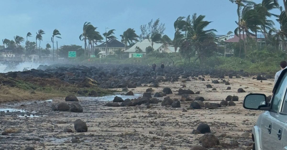 Coverage image for: Most Kauaʻi residents without power as officials assess Hurricane Lowell damage