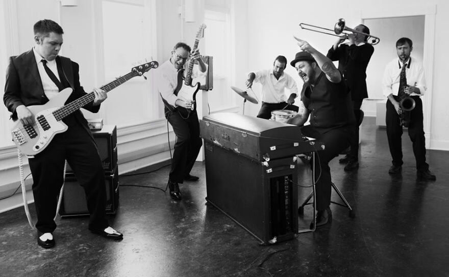 Josh Hoyer & The Shadowboxers