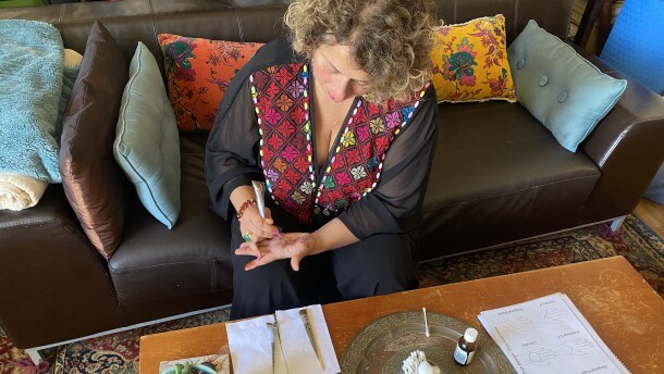 San Francisco henna artist Renda Dabit will be leading a henna workshop at SFPL for SWANA Heritage month.