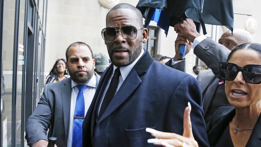 R. Kelly arrives at the Leighton Criminal Courthouse in Chicago for a pretrial hearing in early May 2019.