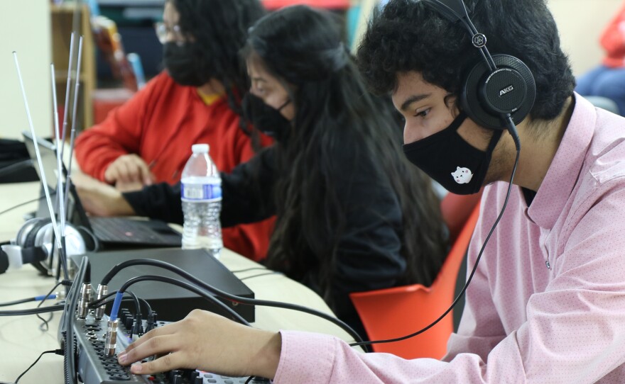 Students in Rodney Gipson's class.