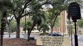 Alachua County Headquarters library. (Aurora Martínez/WUFT News)