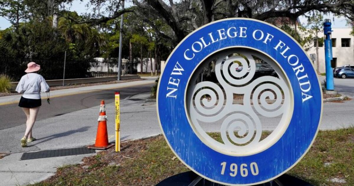 A New College of Florida group alleges a state law censors courses | WFSU  News