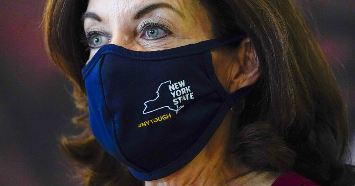 Hochul's statewide COVID-19 mask mandate draws blowback in New York