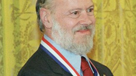 <p>Dennis Ritchie at the 1999 ceremony when he received the National Medal of Technology from President Clinton. </p>