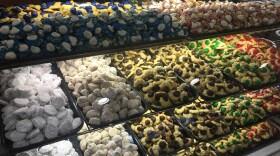 Tea cookies are among the most popular at Busken Bakery.