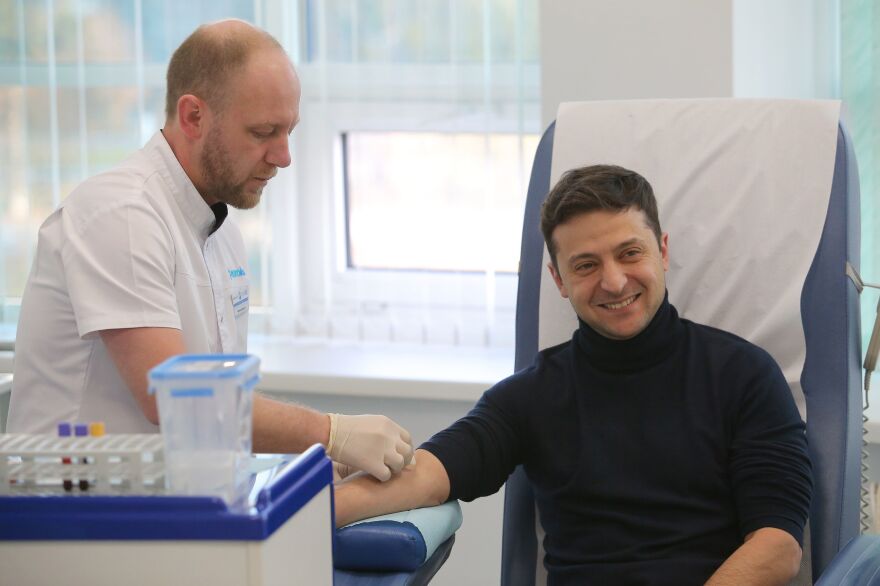 Ukrainian presidential candidate Volodymyr Zelenskiy, who led the first round of presidential polls, took a blood test in a private clinic in Kiev on Friday.