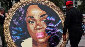 Breonna Taylor’s art is seen in Jefferson Square after the announcement that the FBI arrested and brought civil rights charges against four current and former Louisville police officers for their roles in the 2020 fatal shooting of Breonna Taylor, in Louisville, Kentucky, U.S., August 4, 2022. REUTERS/Amira Karaoud