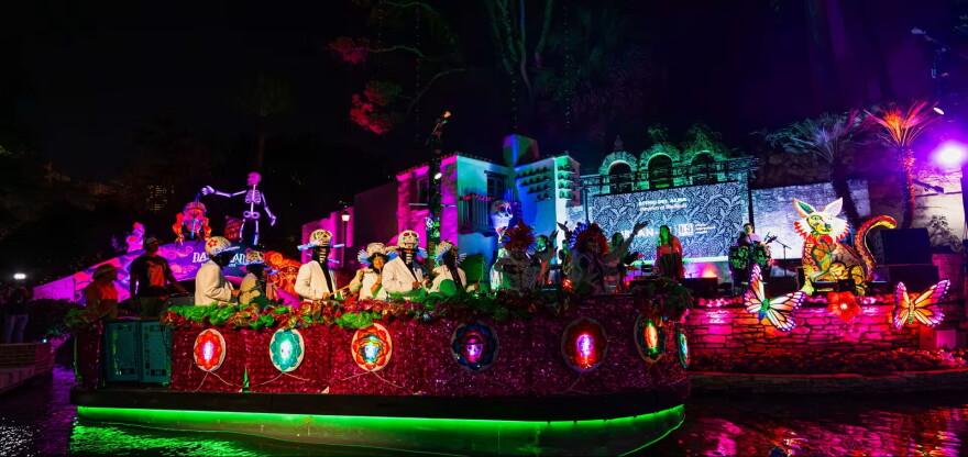 Day of the Dead San Antonio River Parada