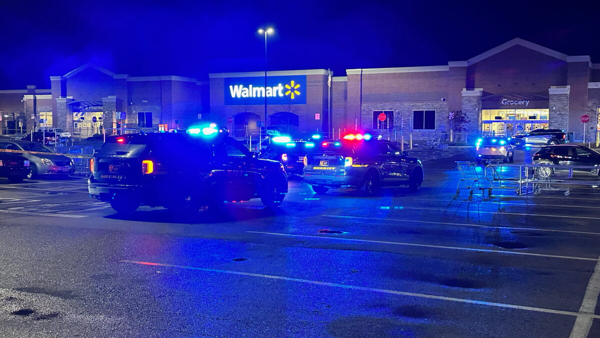 Police: 4 injured in shooting at Beavercreek Walmart, gunman dead - Vimarsana News