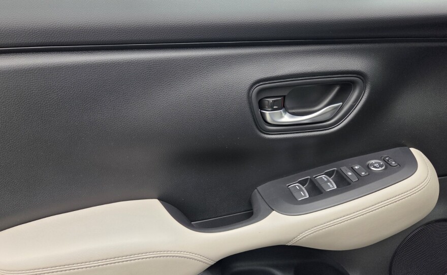 2026 Honda HR-V AWD EX-L door panel