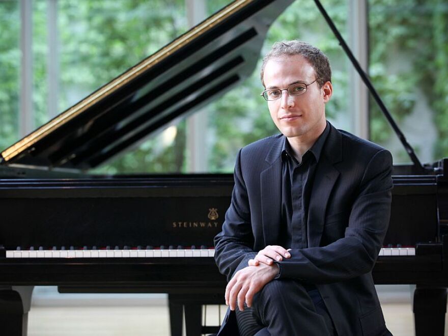 Pianist Orion Weiss plays Mendessohn with the VSO this week.