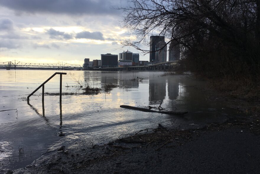 river-safety-louisville-flood.jpg