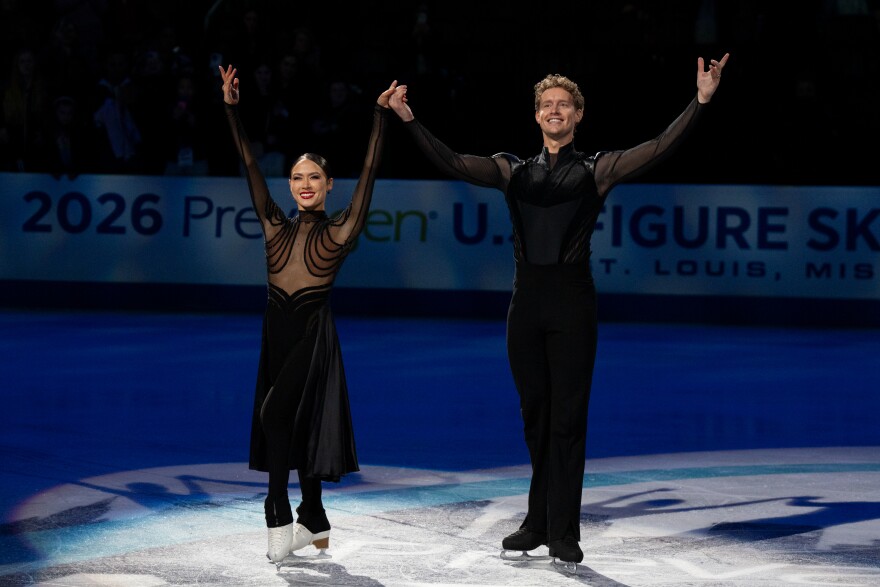 Madison Chock and Evan Bates celebrate winning gold in ice dance at the 2026 U.S. Figure Skating Championships on Saturday, Jan. 10, 2026, at the Enterprise Center in St. Louis’ Downtown West neighborhood.