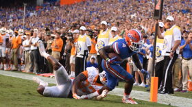 Trailing Tennessee 27-14 with 10 minutes remaing in the game, Florida puts together an 86-yard drive that ends with Florida wide receiver Brandon Powell (4) scoring a touchdown. This made the score 27-21 with 4:09 left to play.