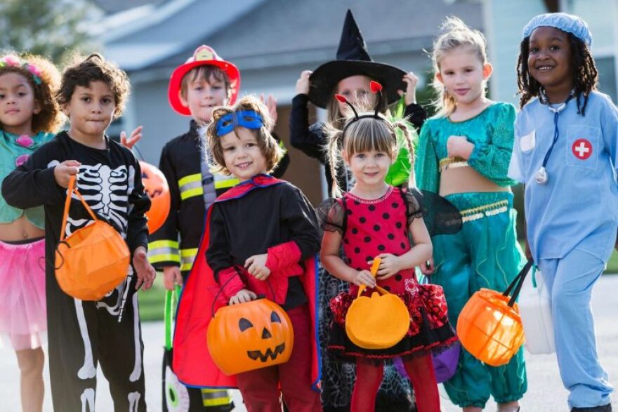  Halloween trick-or-treaters 