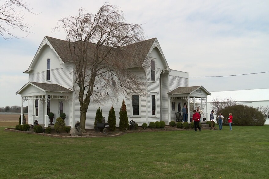 A white wooden farmhouse