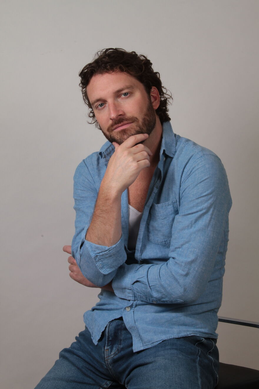 Ben Williamson plays the part of Elisha Gray's assistant and comic foil Cornelius. 
